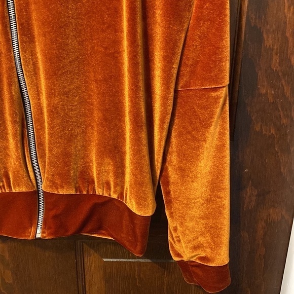 Boohoo Velour Long Sleeve Zip-Up Jacket - Picture 4 of 7